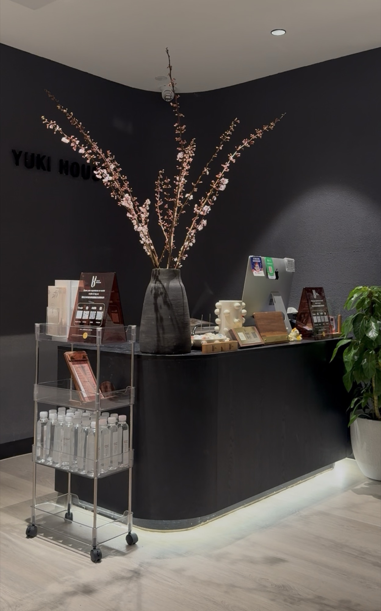 CBD reception desk
