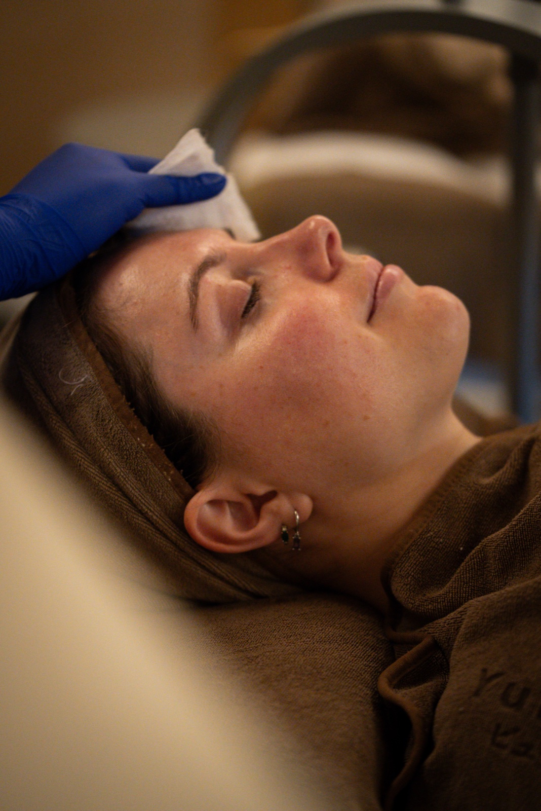 HydraFacial with practitioner